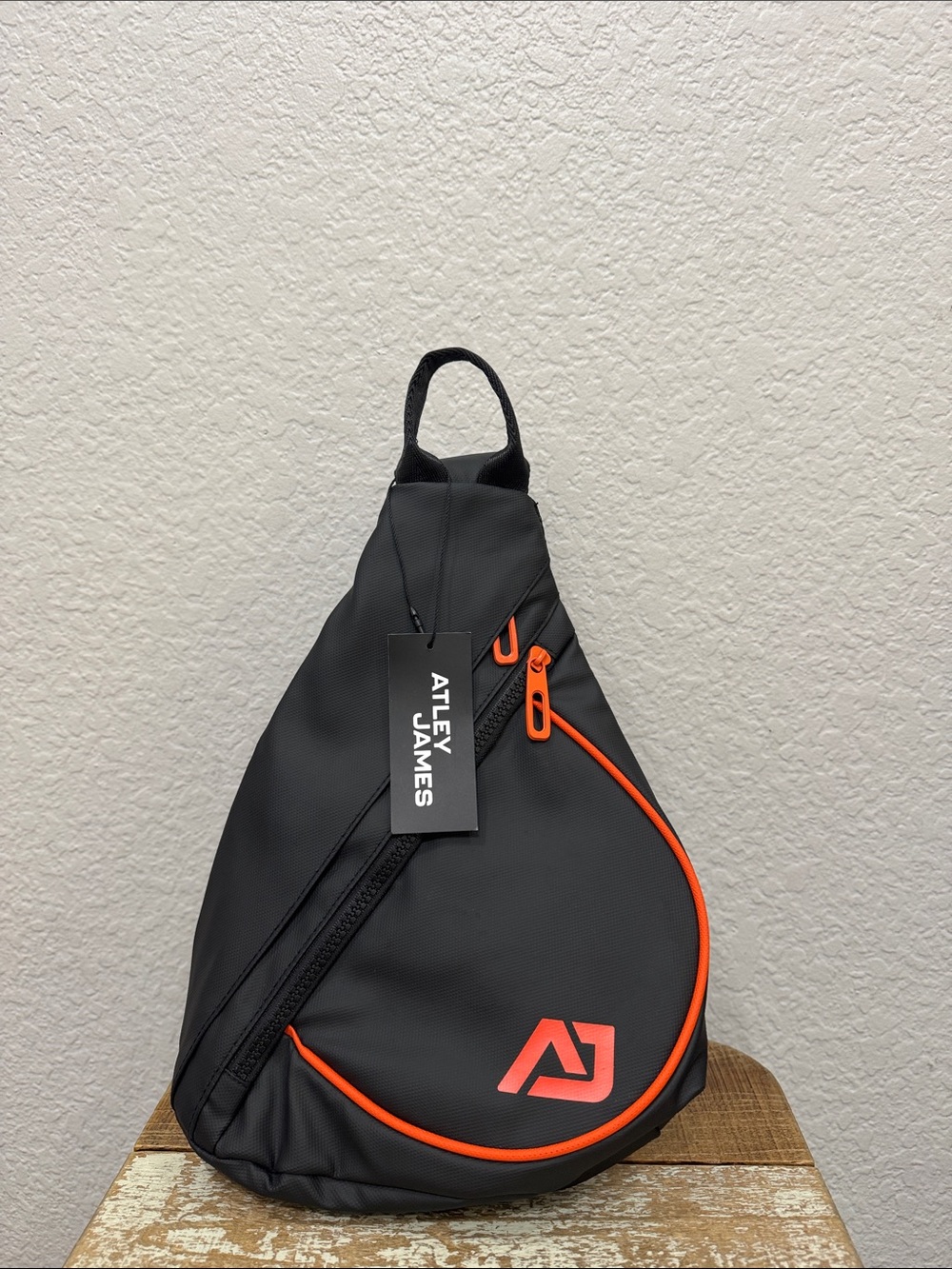 Atley James Harmon Crossbody Bag NEW - Picture 2 of 3